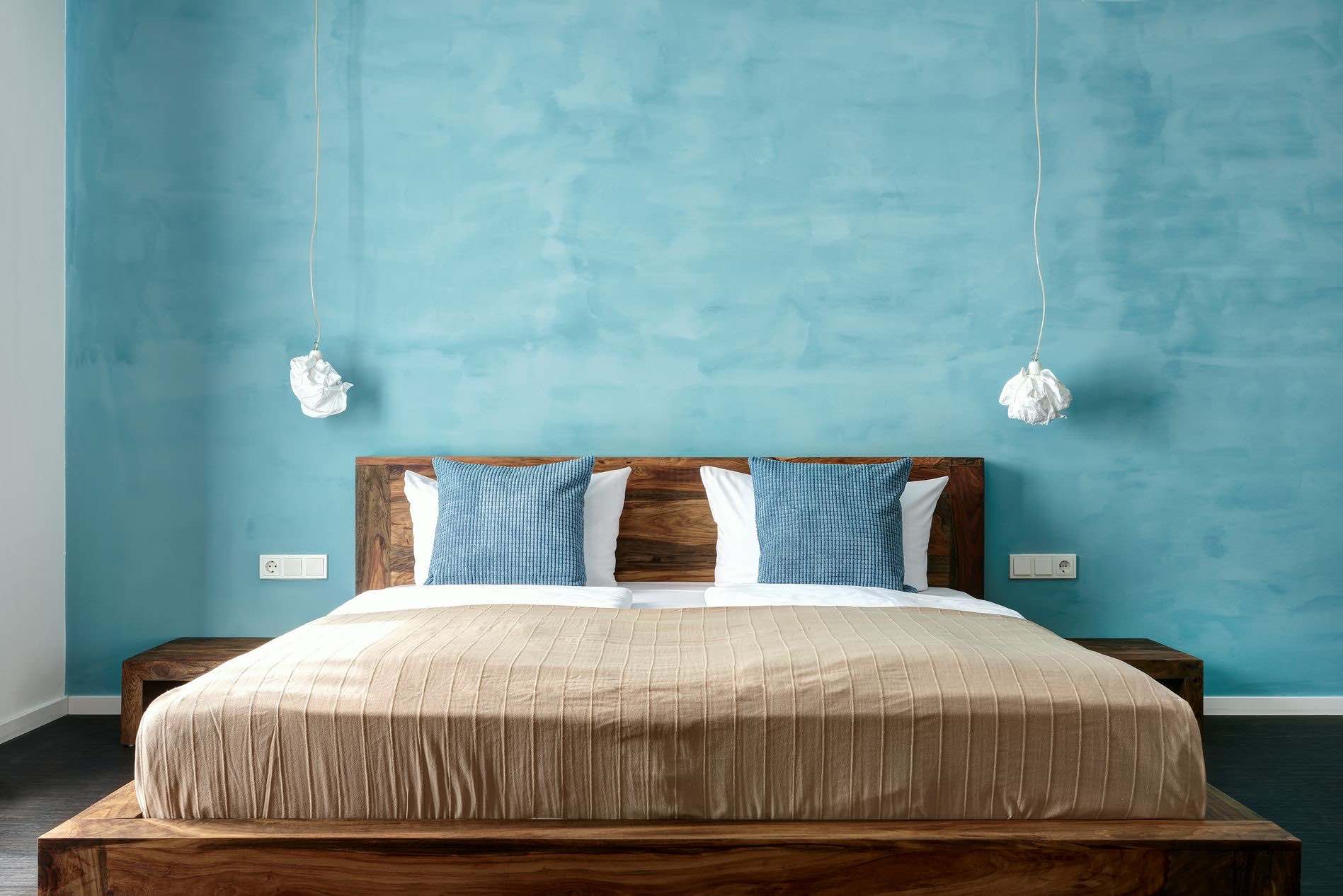 Almodovar unique Hotels in Berlin – Biohotel - bedroom with blue walls