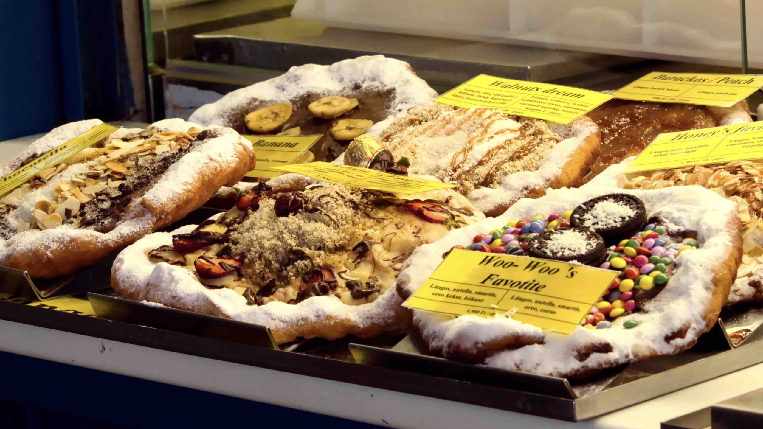 The Budapest Cards even include discounts of classic Hungarian treats like  lángos (Photo: József Koller / Unsplash)