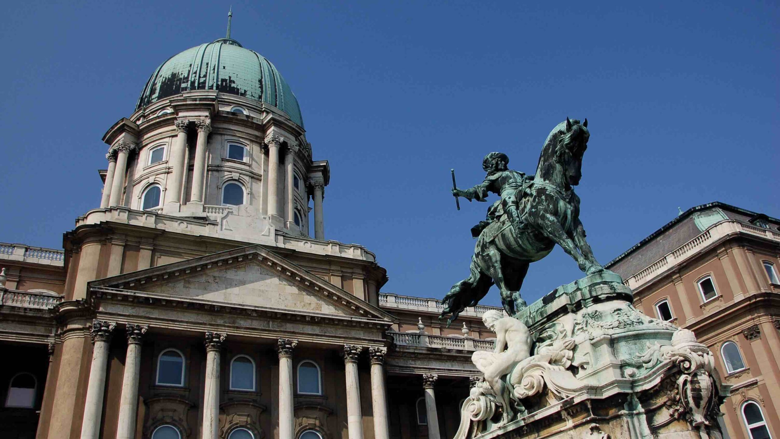 Royal,Palace,On,Castle,Hill,,Budapest,,Hungary