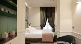 Hotel La Gemma Florence bedroom with living area