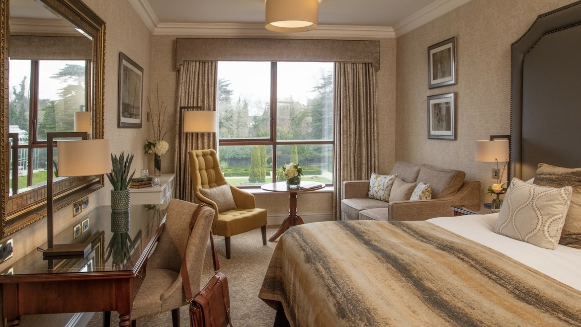 Radisson Blu St. Helen's Hotel, Dublin garden view