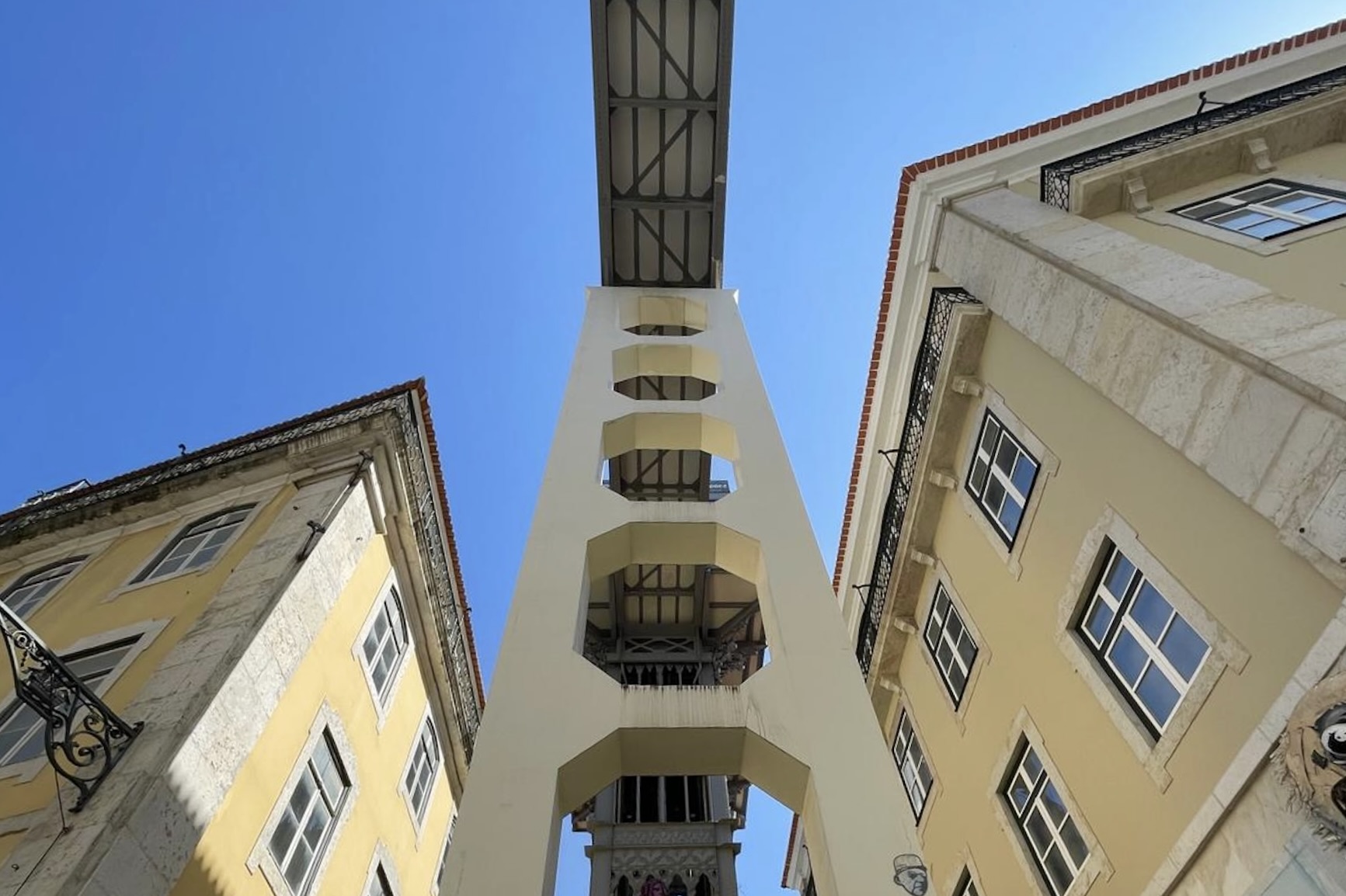 Lisbon's Elevator photo Simon Jones